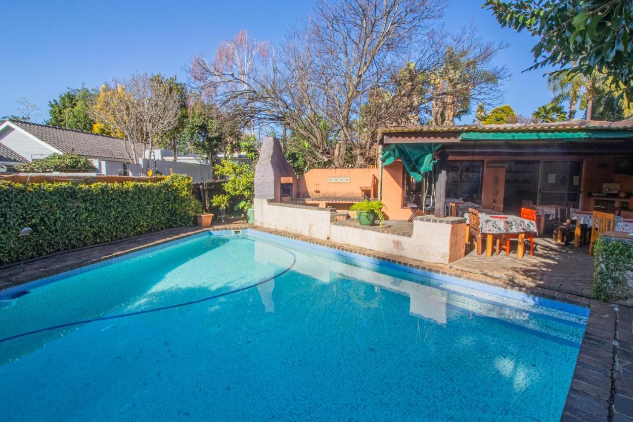Uxolo Guest House Johannesburg Esterno foto